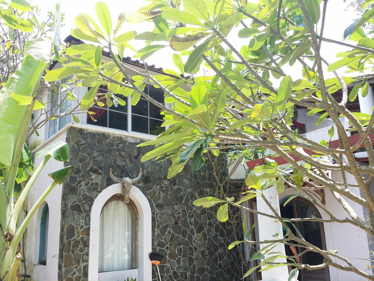 Villa Isabella Putri B&B Jepara Exterior foto