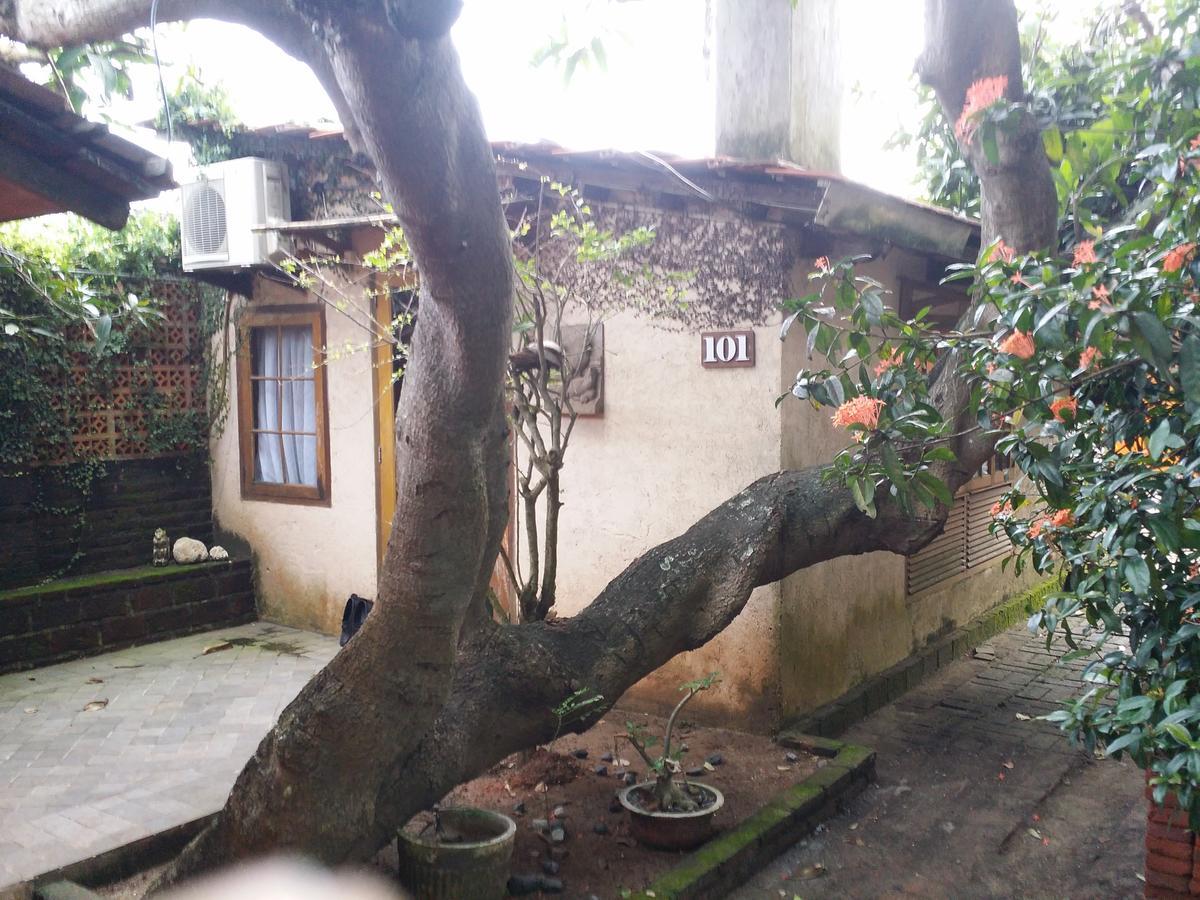 Villa Isabella Putri B&B Jepara Exterior foto