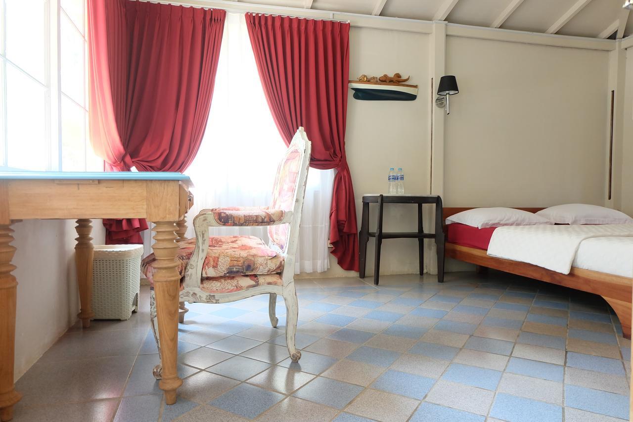 Villa Isabella Putri B&B Jepara Exterior foto